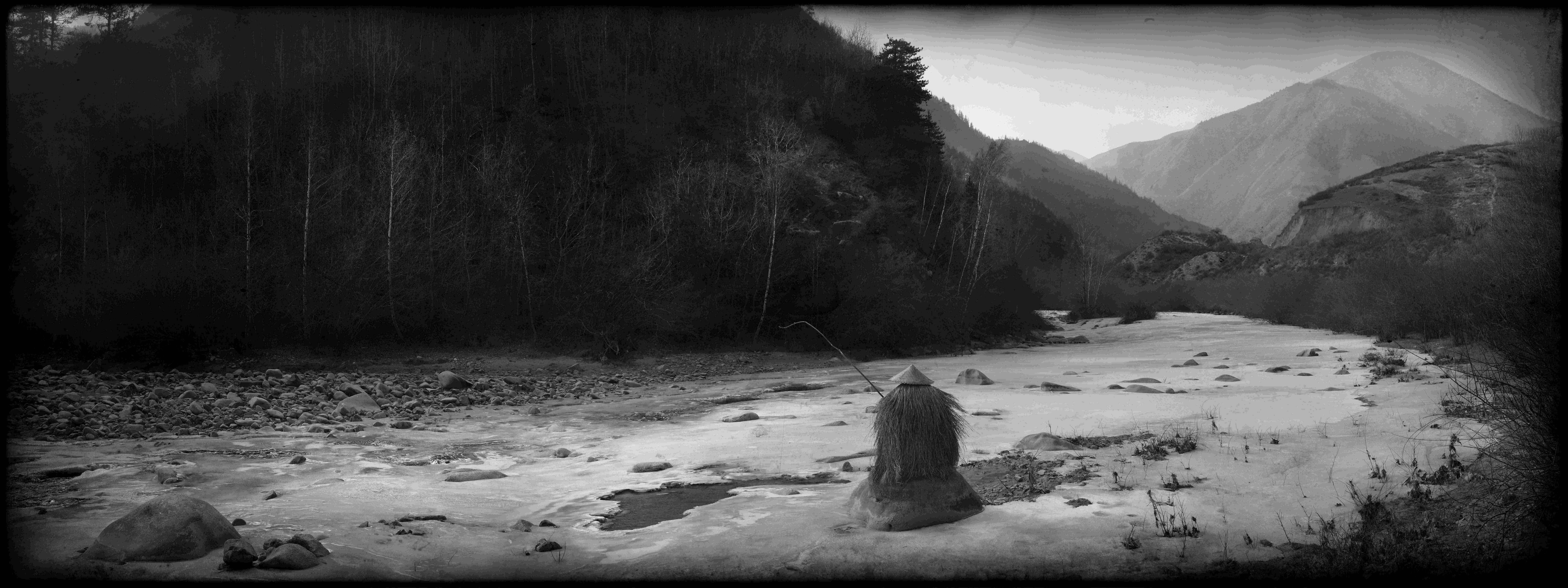独钓寒江雪 Fishing alone in the freezing and snowy river.jpg